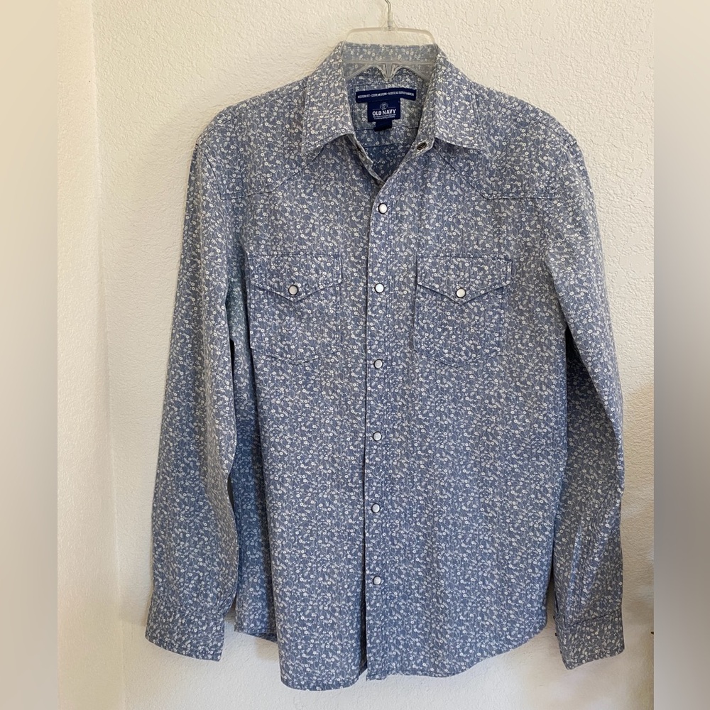 Old Navy Men's Western Fit Long Sleeve Button Down,Cotton, Blue&White SMALL